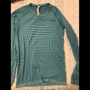 Lululemon long sleeve tee